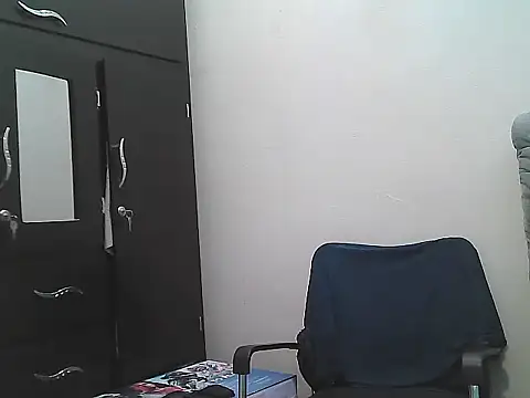 Snapshot of morenocabro10 chatting on 10/16/25, 07:04 morenocabro10 online show from 10/16/25, 07:04