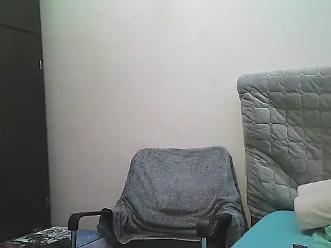 Snapshot of morenocabro10 chatting on 10/17/25, 06:54 morenocabro10 online show from 10/17/25, 06:54