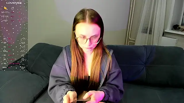 MewStella online show from 12/03/25, 07:45