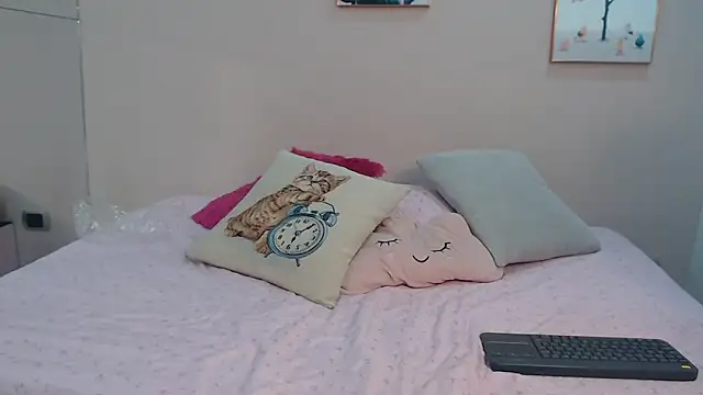 zooombee online show from 10/31/25, 07:26