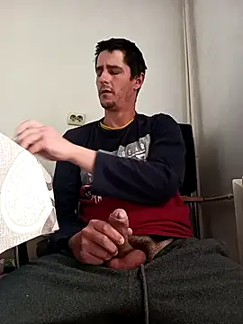 hugecock4u1990 online show from 05/02/26, 06:51