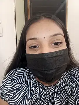 Cute Rakhi8 online show from 10/28/25, 04:16