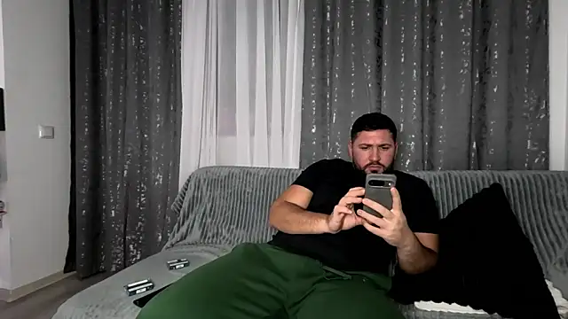 Gold Alpha Boy online show from 11/20/25, 04:07