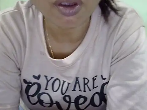 CHAMELI4747 online show from 10/04/25, 08:56