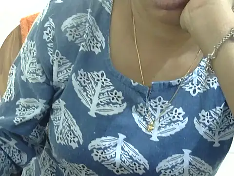 CHAMELI4747 online show from 07/02/26, 08:42