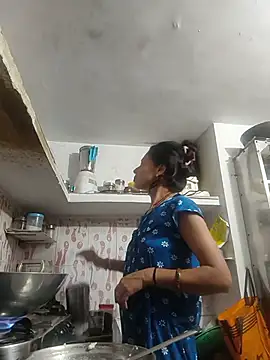Snapshot of ISHANI-SINGH chatting on 06/24/26, 01:43 ISHANI-SINGH online show from 06/24/26, 01:43