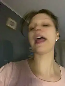 Snapshot of Lunliss chatting on 09/23/25, 04:10 Lunliss online show from 09/23/25, 04:10