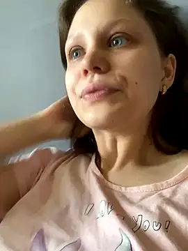 Snapshot of Lunliss chatting on 09/27/25, 09:36 Lunliss online show from 09/27/25, 09:36