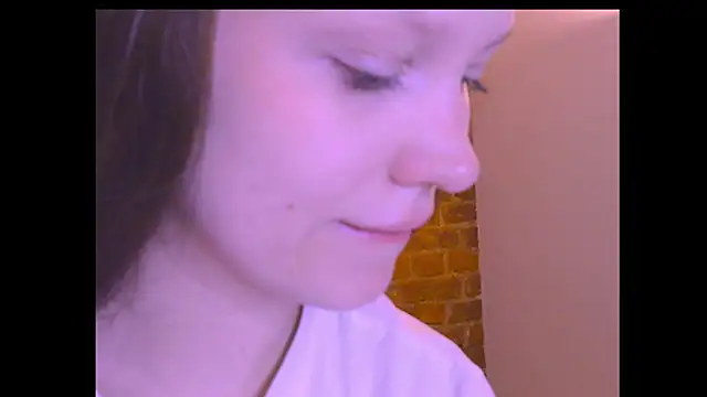 Snapshot of Lunliss chatting on 04/19/26, 05:34 Lunliss online show from 04/19/26, 05:34