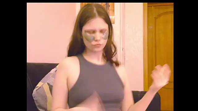 Snapshot of Lunliss chatting on 05/03/26, 07:20 Lunliss online show from 05/03/26, 07:20
