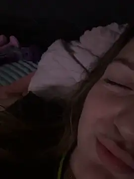 Snapshot of SafadaJS chatting on 12/14/25, 08:30 SafadaJS online show from 12/14/25, 08:30