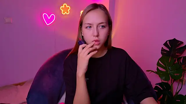 Snapshot of CindySparkl chatting on 06/04/26, 03:34 CindySparkl online show from 06/04/26, 03:34