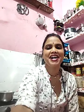 Snapshot of Cut_ragni chatting on 04/08/26, 05:35 Cut ragni online show from 04/08/26, 05:35