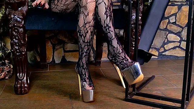 VanessaColby online show from 10/12/25, 06:18