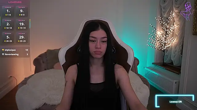 FataleNellie online show from 04/30/26, 08:57