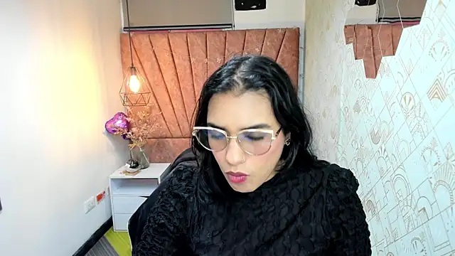 Lia Blake  online show from 12/19/25, 12:34