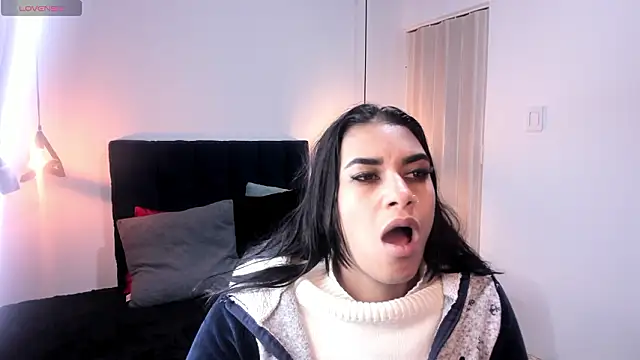 Lia Blake  online show from 02/07/26, 12:09