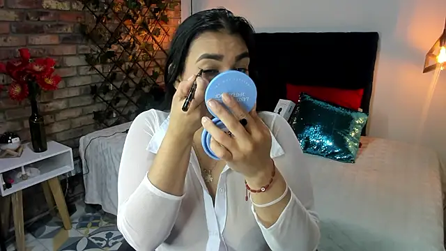 Lia Blake  online show from 02/13/26, 12:12