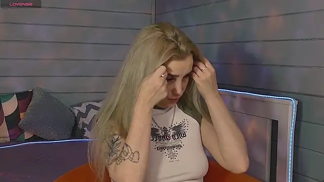 Crystal Jull online show from 10/06/25, 03:09