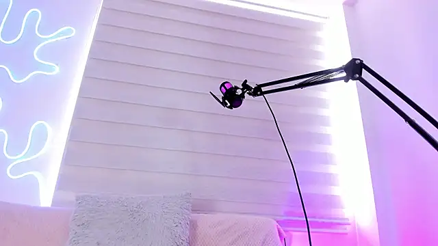 missweetpeach online show from 10/21/25, 01:34