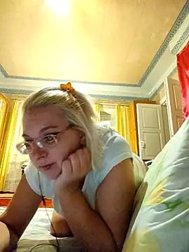 Snapshot of VikaKing chatting on 07/11/26, 06:10 VikaKing online show from 07/11/26, 06:10