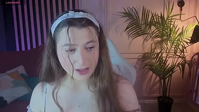 Snapshot of Queen_Michelle_ chatting on 09/29/25, 07:02 Queen Michelle online show from 09/29/25, 07:02