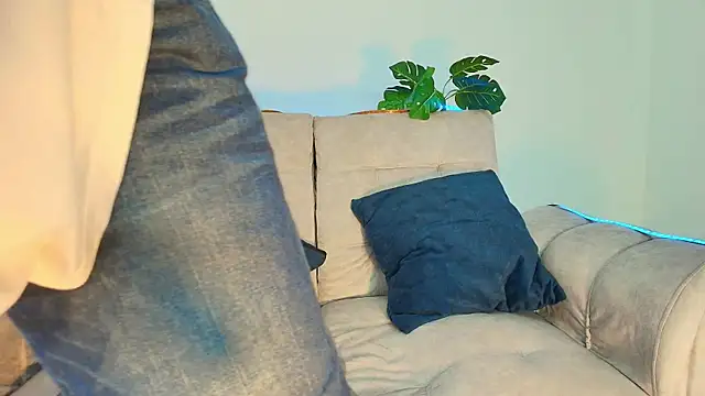 CamiiGuzmanX online show from 09/11/25, 07:58