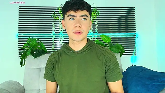 CamiiGuzmanX online show from 01/14/26, 08:14