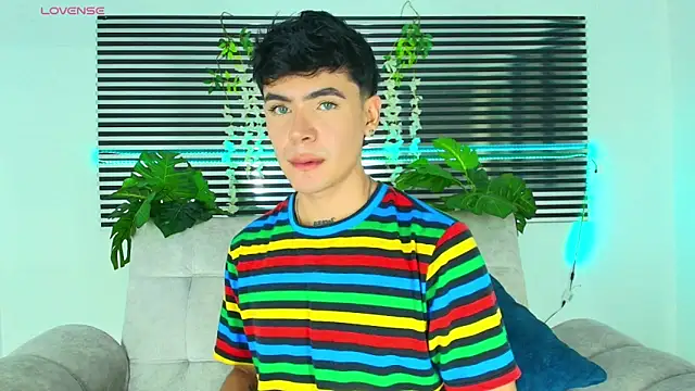 CamiiGuzmanX online show from 01/15/26, 08:45