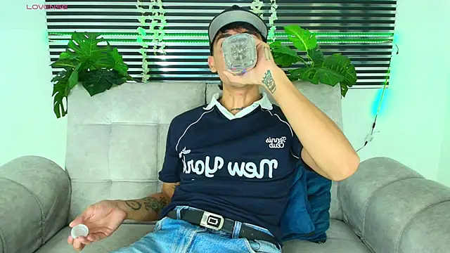 CamiiGuzmanX online show from 01/17/26, 09:07