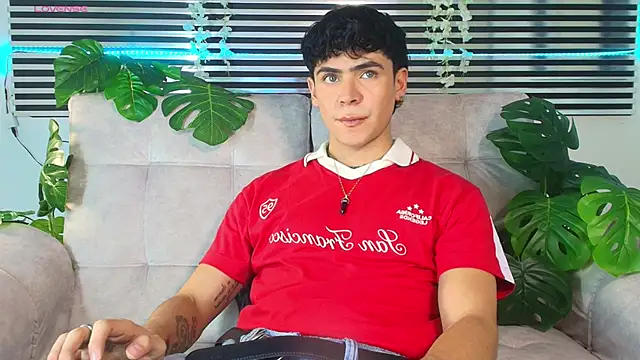 CamiiGuzmanX online show from 05/20/26, 09:21