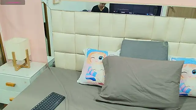 gisell gomez online show from 12/18/25, 12:11