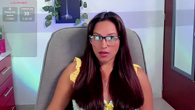 Cameroon-Diaz online show from 03/21/26, 01:48