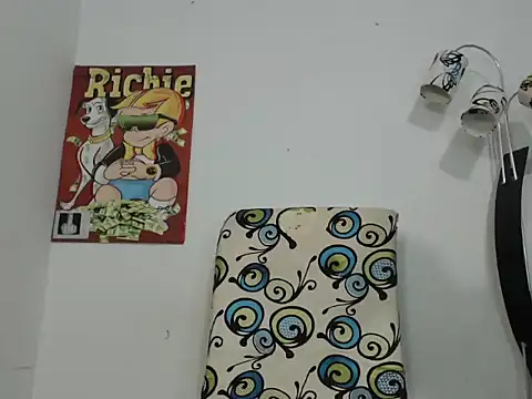 Thomasjons  online show from 10/10/25, 03:16