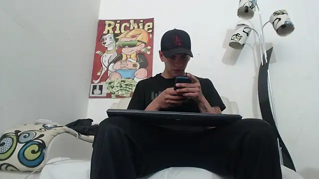 Thomasjons  online show from 11/12/25, 03:01