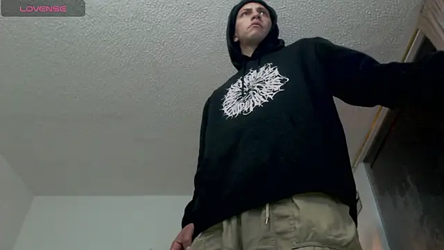 Snapshot of Thomasjons_ chatting on 05/04/26, 03:24 Thomasjons online show from 05/04/26, 03:24