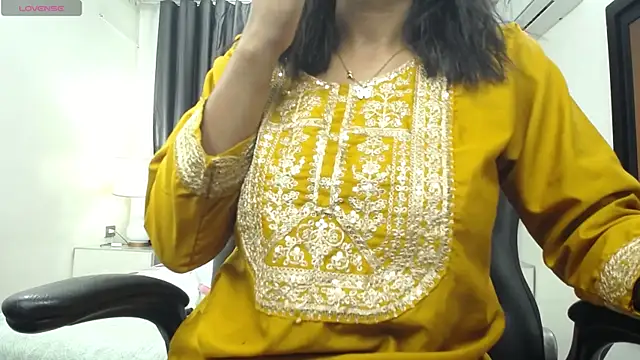 Snapshot of kairadayamai chatting on 05/20/26, 12:11 kairadayamai online show from 05/20/26, 12:11