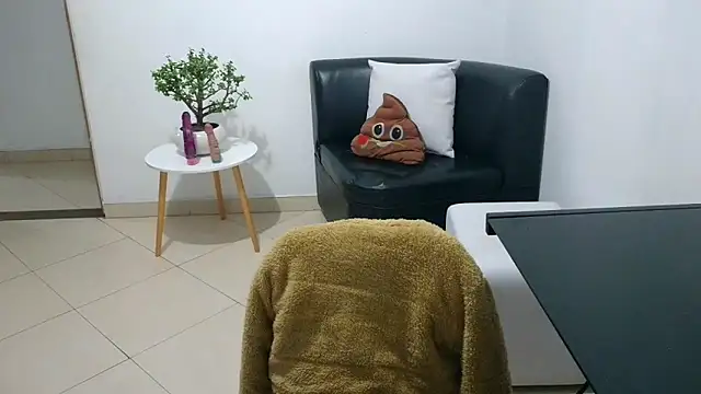 Zendaya11 online show from 09/18/25, 10:56