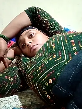 Hot crety online show from 10/17/25, 02:08