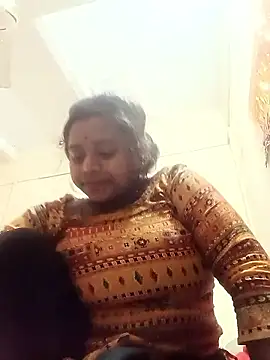 Hot crety online show from 01/19/26, 05:44