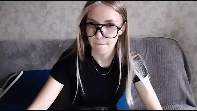 HitGyrl online show from 10/02/25, 02:07