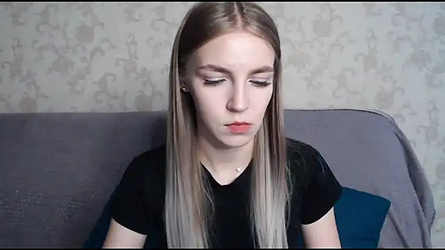 HitGyrl online show from 11/29/25, 08:17