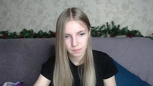 HitGyrl online show from 12/19/25, 02:29