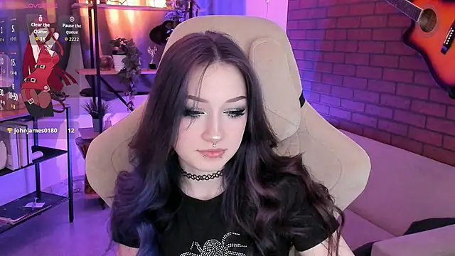 LiliLuna online show from 11/12/25, 01:44