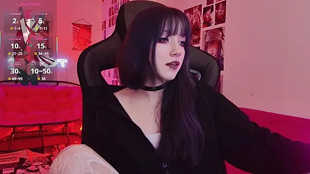 LiliLuna online show from 12/16/25, 01:05