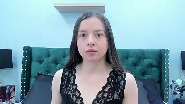 Snapshot of VioletaNova chatting on 06/26/26, 12:31 VioletaNova online show from 06/26/26, 12:31