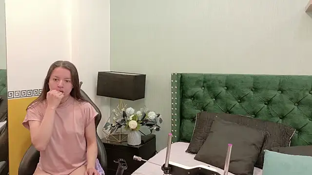 Snapshot of VioletaNova chatting on 07/02/26, 12:22 VioletaNova online show from 07/02/26, 12:22