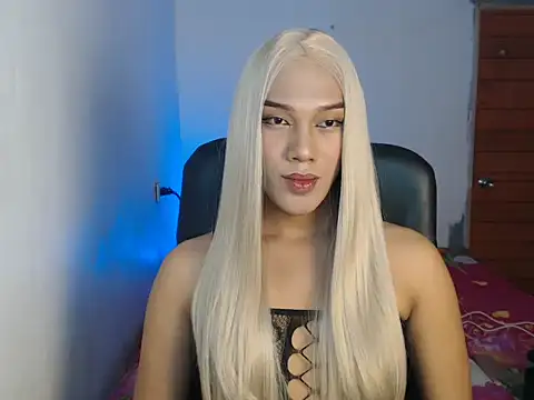 Snapshot of miss_venus11 chatting on 11/11/25, 10:54 miss venus11 online show from 11/11/25, 10:54