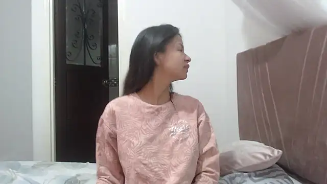 nathaly jones  online show from 04/20/26, 12:30