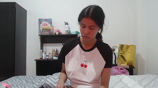 nathaly jones  online show from 06/03/26, 02:33